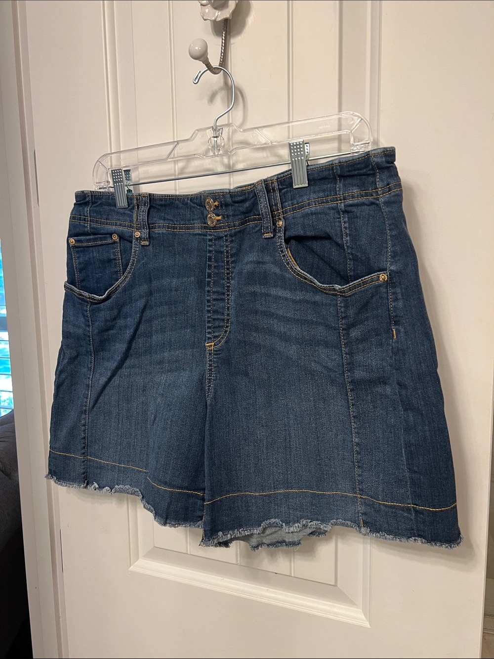Chico’s Pull On Denim Shorts Skirt in Dark Blue